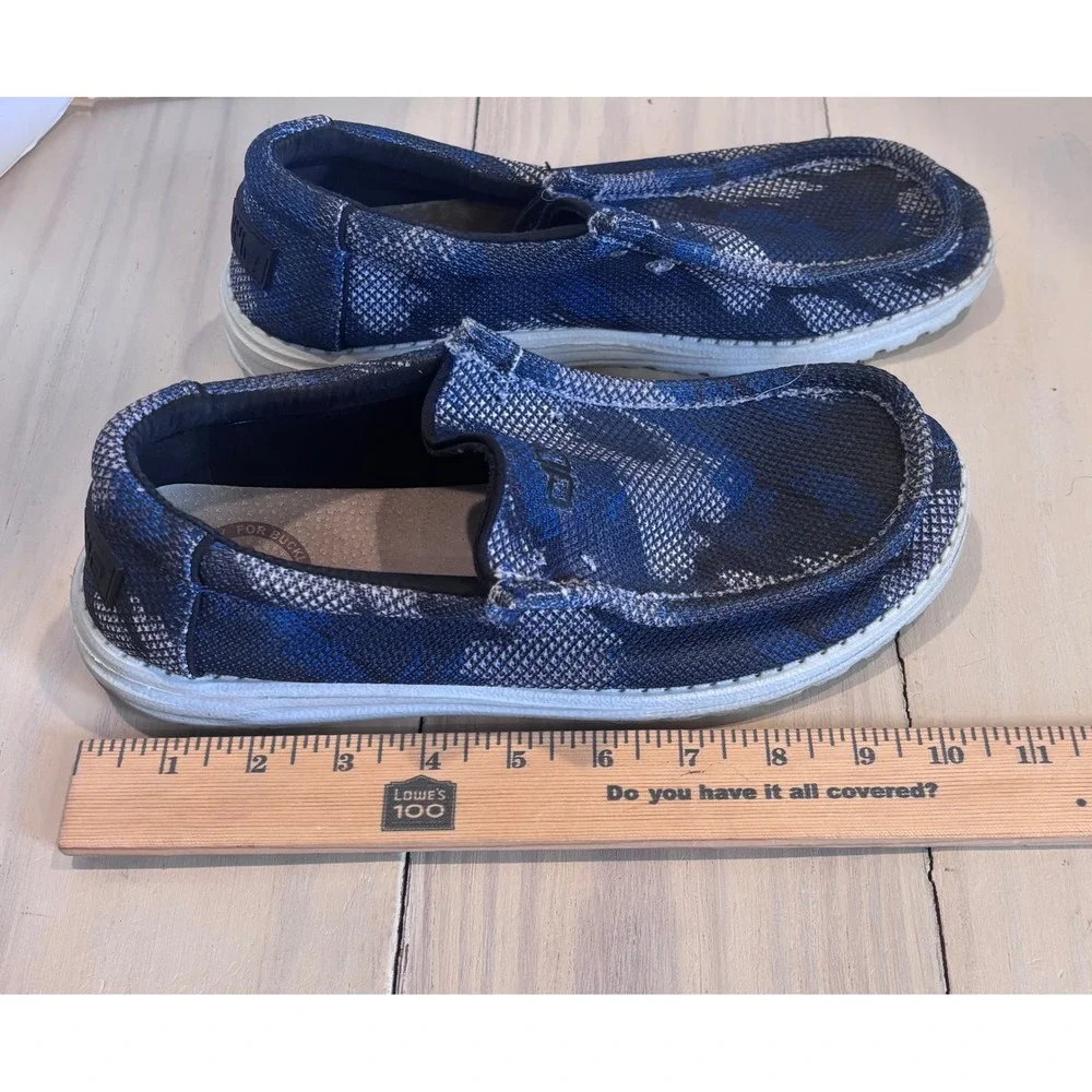 Hey Dude Wally Illusion Mens Blue Camo Knit Loafers Shoes Size 8 110067039